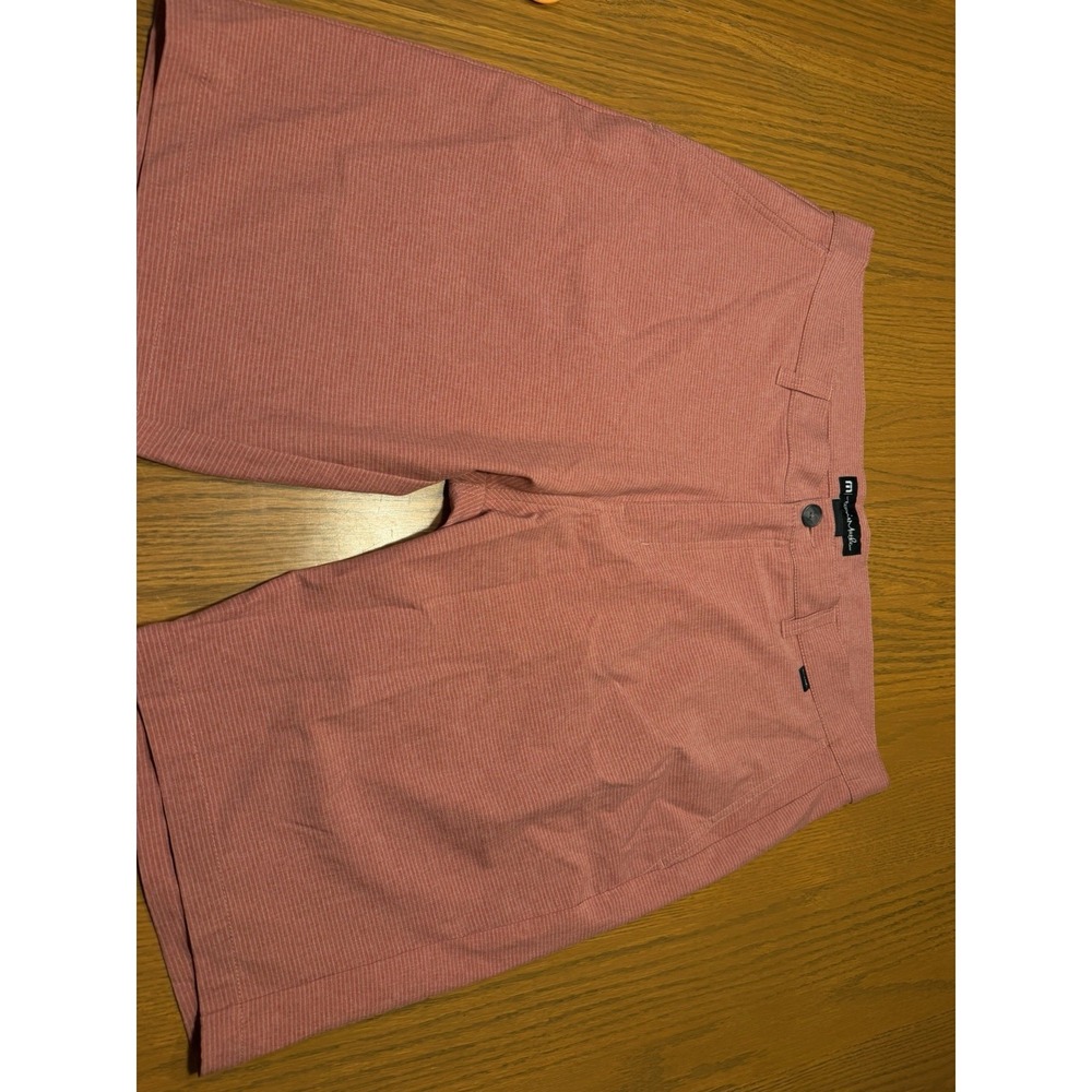 Mens 34 Travis Mathew Shorts. Light Pink/ Peach 10 In Inseam